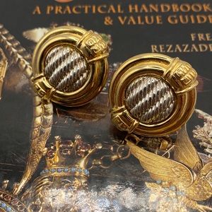 Vintage Givenchy earring clip on 1980‎